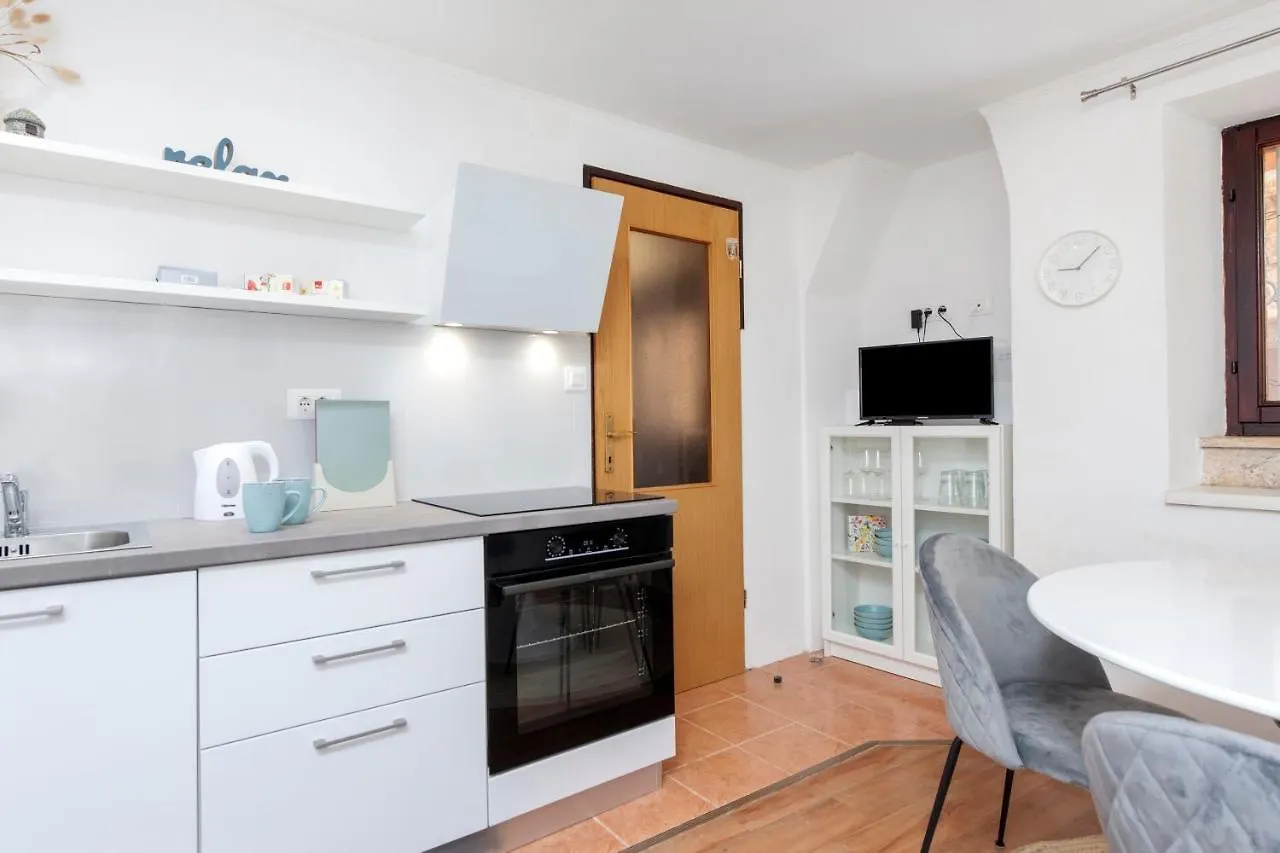 House Elisabeth - A Charming Old Town Property Ρόβινι Διαμέρισμα