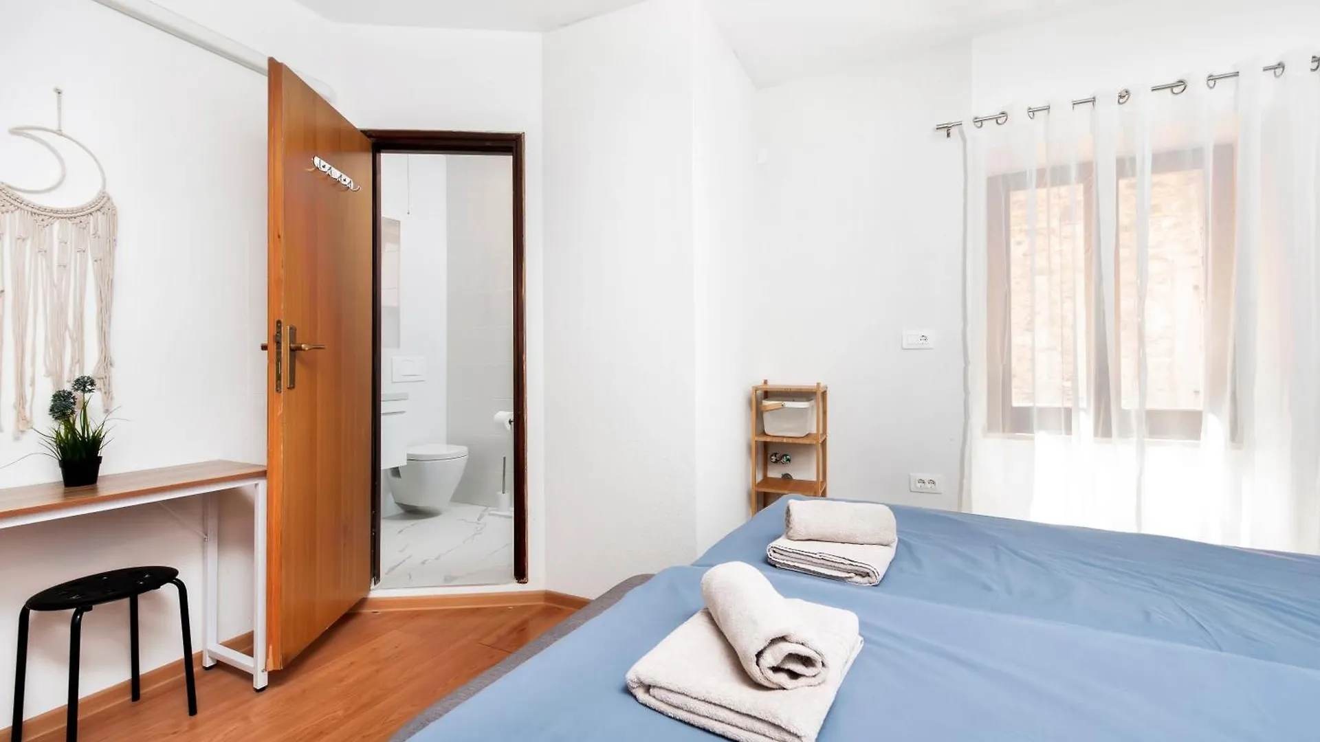 House Elisabeth - A Charming Old Town Property Ρόβινι